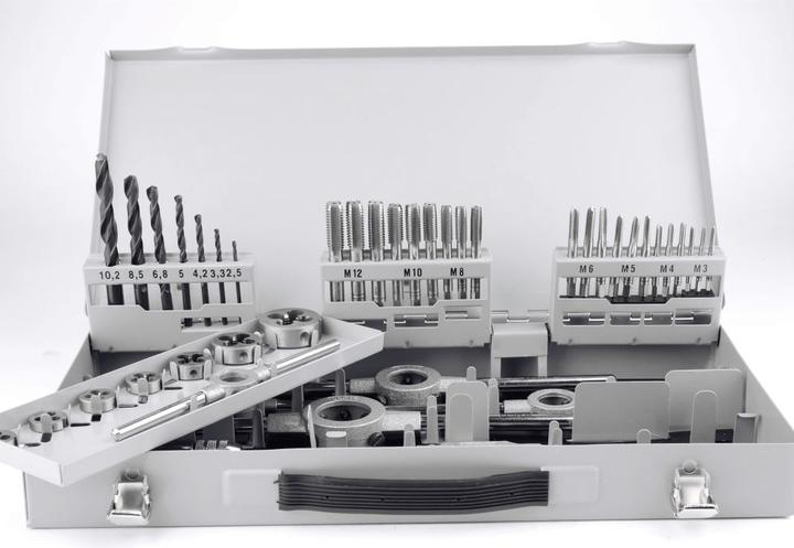 Produktbild GSR 45 tlg HSS DIN Gewindeschneidsortiment M3-M12 mit HSS- Kernlochspiralbohrern und Haltewerkzeuge