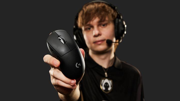 Image du produit Logitech Pro X Superlight 2c Compact (Filaire, Sans fil)