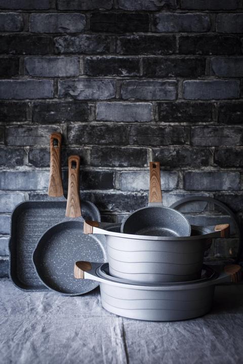 Actual product image Lacor Stilo roasting pan with glass lid cast aluminium D28cm (28 cm, Casserole + Stewpot, Cast aluminium)