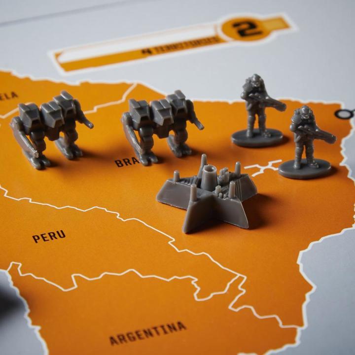 Produktbild Hasbro Gaming Avalon Hill - Risk Legacy (Englisch)