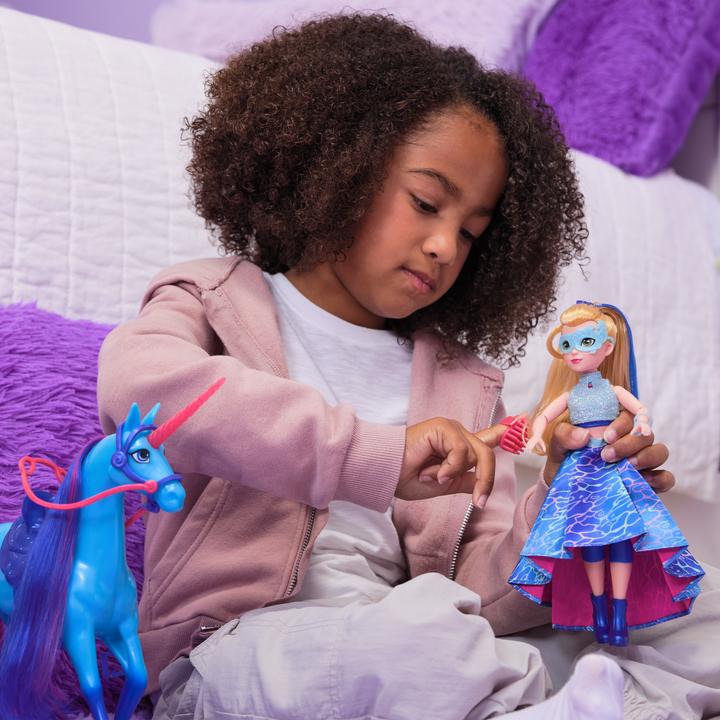 Actual product image Unicorn Academy Isabel Deluxe Masquerade