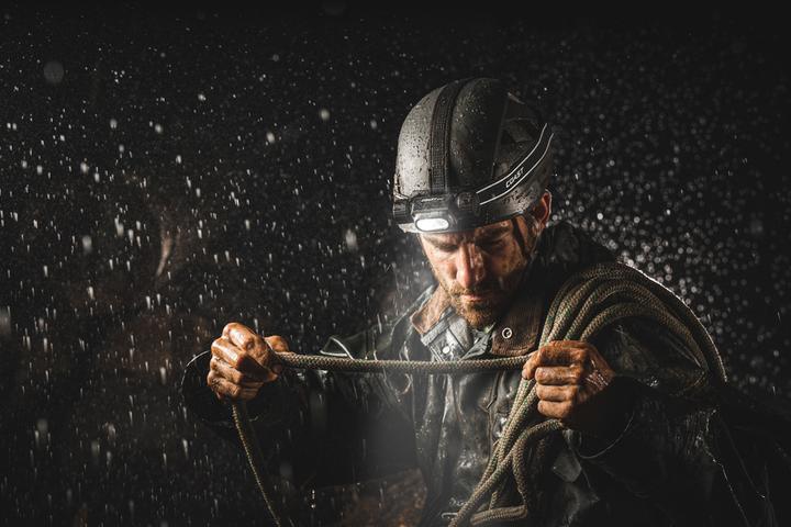 Actual product image Coast WPH34R waterproof rechargeable headlamp, 2000 lumens (2000 lm)