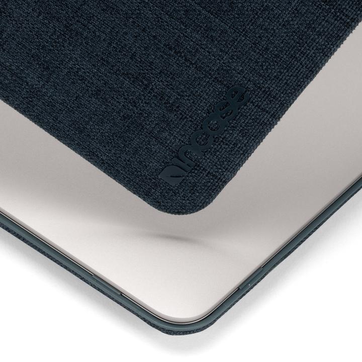 Actual product image Incase Hardshell (13", Apple)