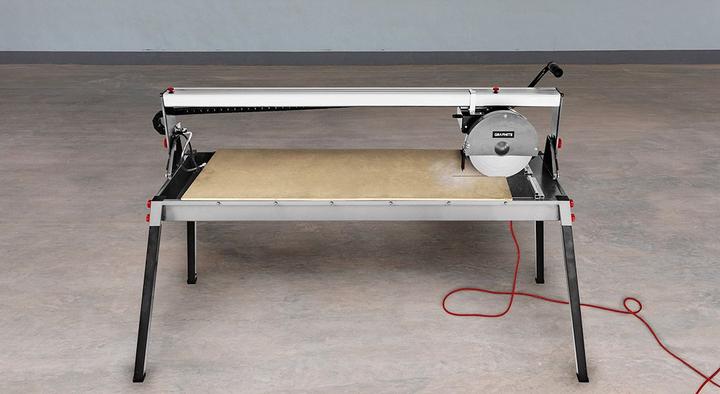 Produktbild Graphite 1500 W Glasurschneidemaschine, 250 x 25, 1230 x 460 Tischgrösse, 1200 mm Flüssigkeitsintervall