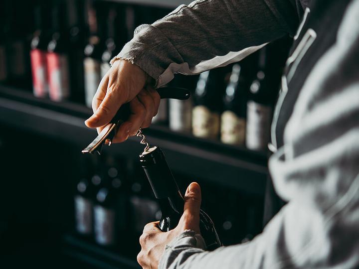 Image du produit Smartbox Initiation oenologique et dégustation de vins et délices à partager dans un grand hôtel parisien (2 Personnes)