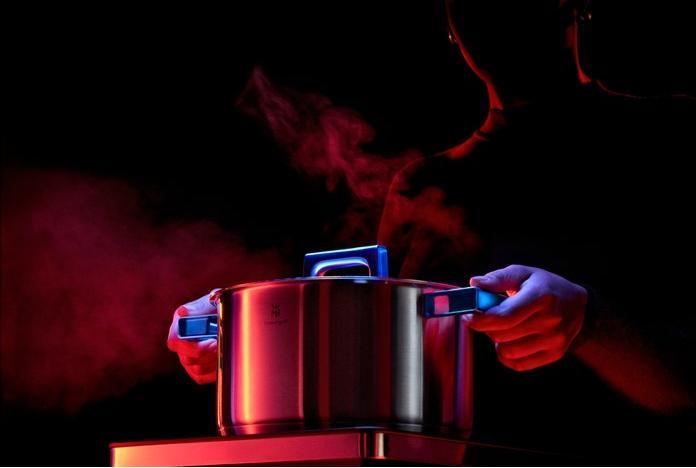 Produktbild WMF Ultimate Cool+ Bratentopf mit Deckel, 24 cm (24 cm, Kochtopf, Edelstahl)