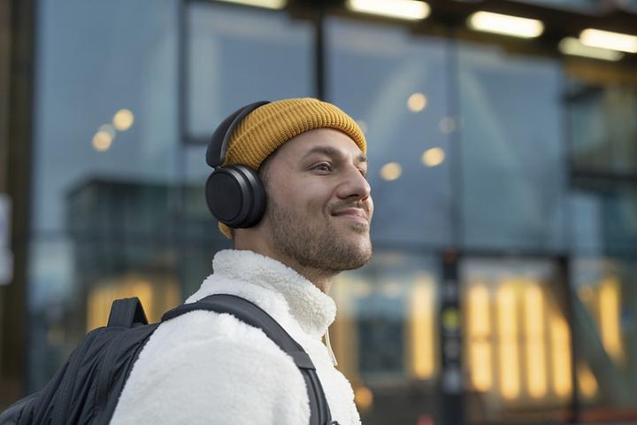 Actual product image Philips 5000, Black (65 h, Wireless)
