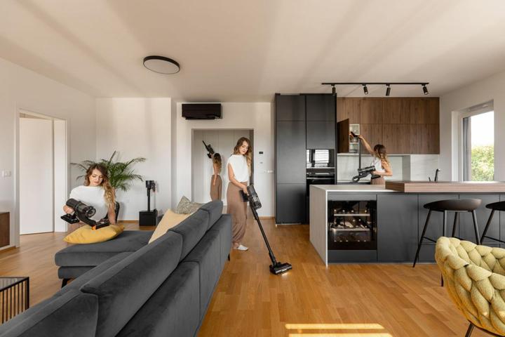 Actual product image Gorenje Akkusaubsauger mit Station SVC296749NEBL