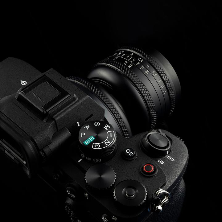 Produktbild AstrHori Full Frame 50mm F1.4 Tilt Lens with Leica/Panasonic/Sigma L mount (black) (Leica L, Vollformat)