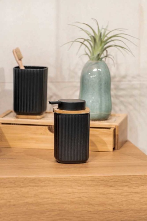 Actual product image Wenko Rotello