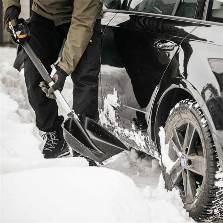 Productafbeelding Fiskars X serie Telescopische Auto Sneeuwschuiver