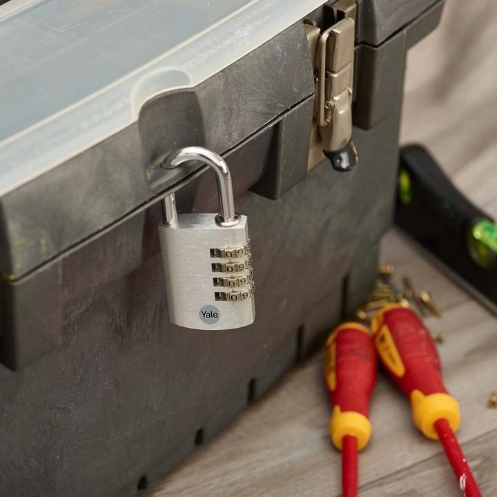 Actual product image Yale YE3CB/38/131/1/S Padlock 38 mm silver Combination lock