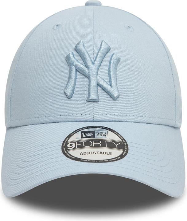 Actual product image New Era 9Forty Strapback Cap Essential New York Yankees Sky