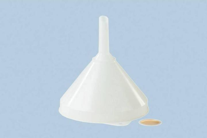 Actual product image Hünersdorff Funnel white with sieve ø20cm
