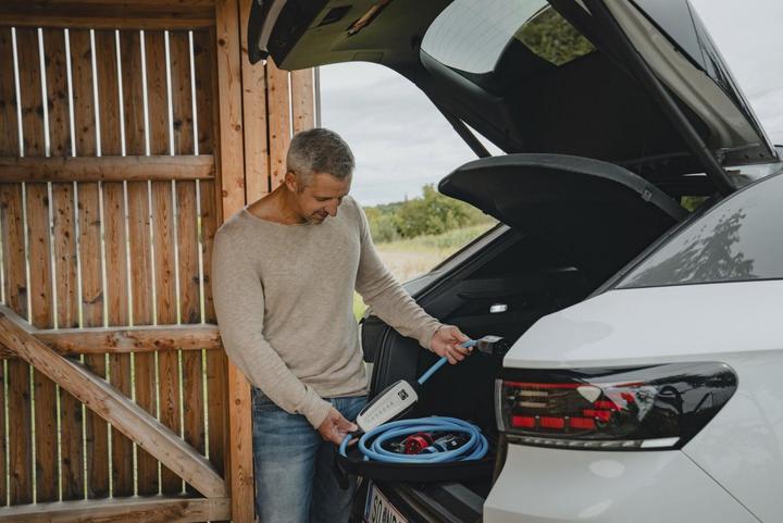 Actual product image NRGkick 32A Pure GSM/GPS/SIM Standard 10m WLAN (Type 2, 22 kW, 32 A, Type 2)