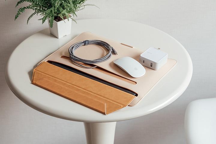 Produktbild Moshi Muse 14" braunes Gehäuse (14", Apple)