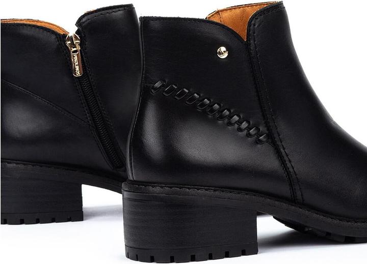 Actual product image Pikolinos Medina (38)