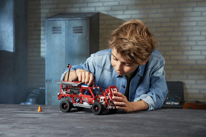 Produktbild LEGO First Responder (42075, LEGO Technic)
