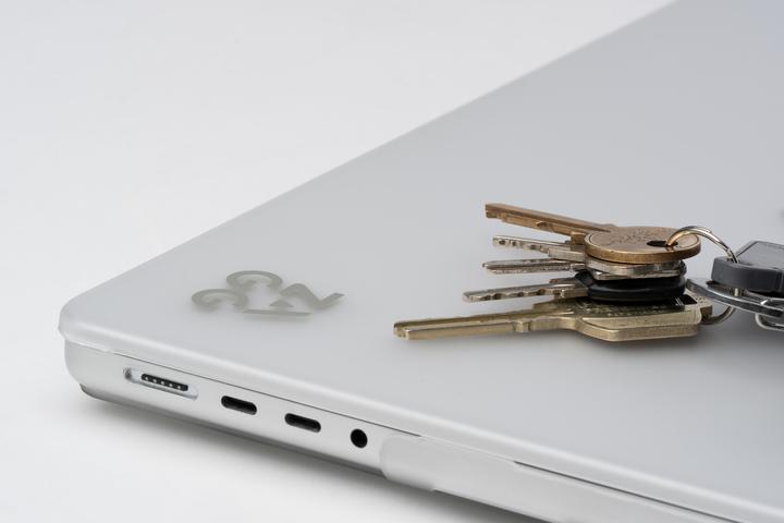 Actual product image Zagg Hard Case Apple Macbook Air 13 M3/M2 Frosted Clear (13", Apple)