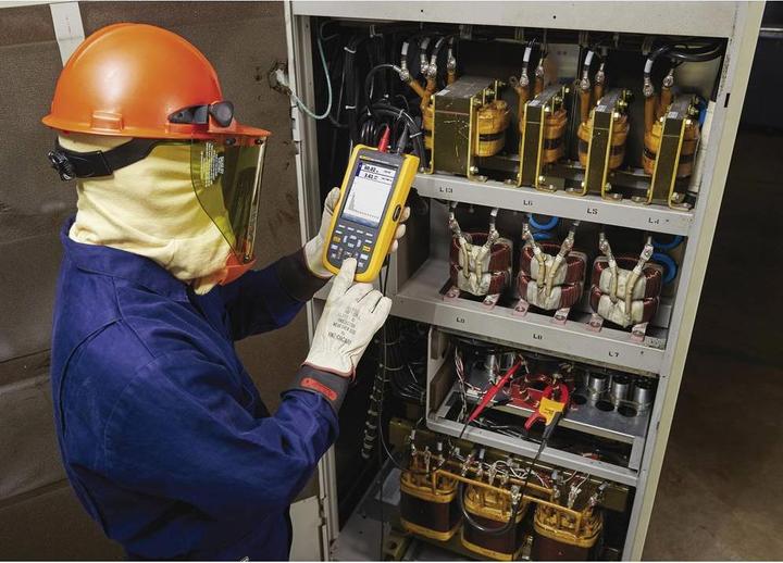 Produktbild Fluke Hand-Oszilloskop (Scope-Meter) 123B/EU/S (CAT IV 600V)