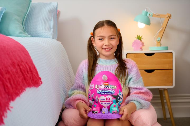 Actual product image Zuru Rainbocorns Eggzania Mini