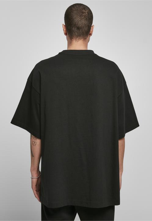 Actual product image Urban Classics Huge Tee - 16930 (L)