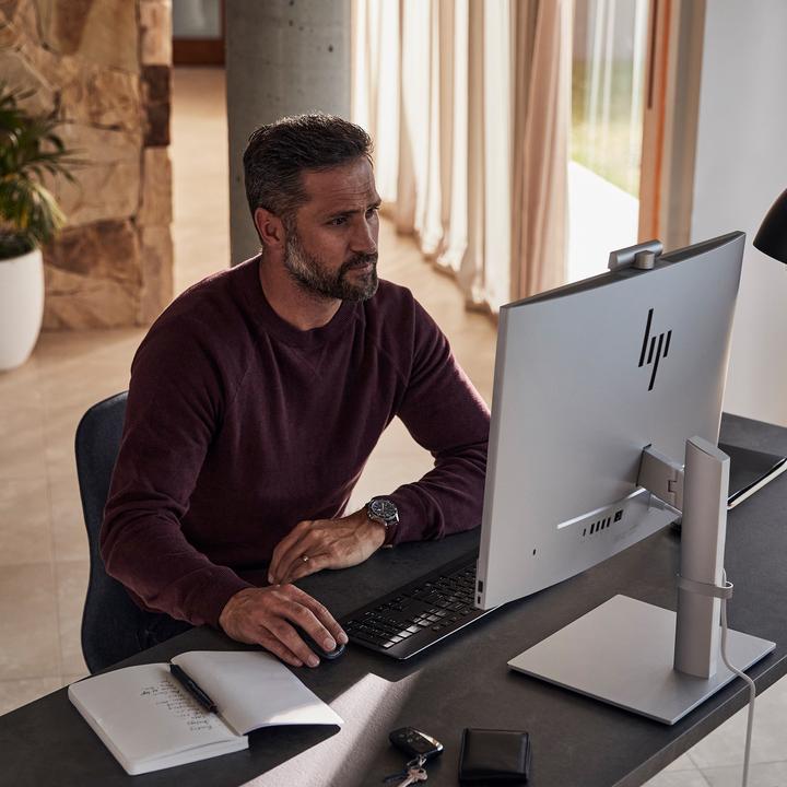 Produktbild HP Elite 9 AIO All-in-One - i5-13500,, SSD, 27 QHD Non-Touch AG, FPR, Height Adjustable, USB Mouse (Intel i5-13500T, 16 GB, 512 GB)