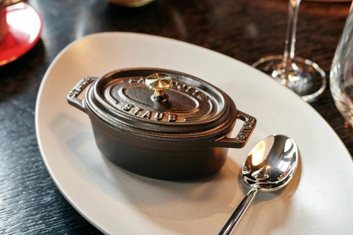 Productafbeelding Staub Mini Cocotte (Braadpan + kasserol, Gietijzer, 11 x 7 cm)