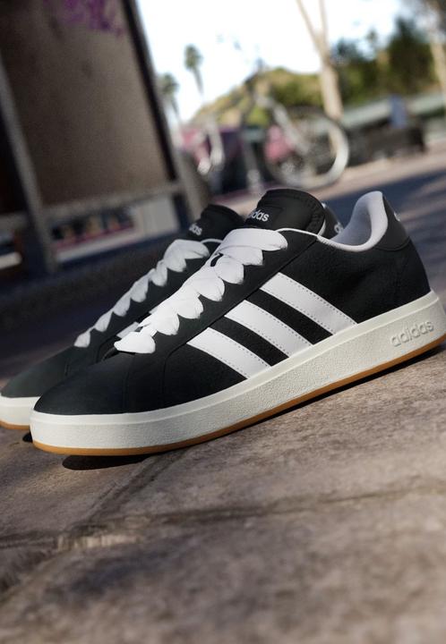Image du produit Adidas Baskets GRAND COURT BASE 00s (44)