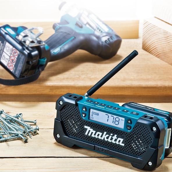 Actual product image Makita MR052 (AM, FM)