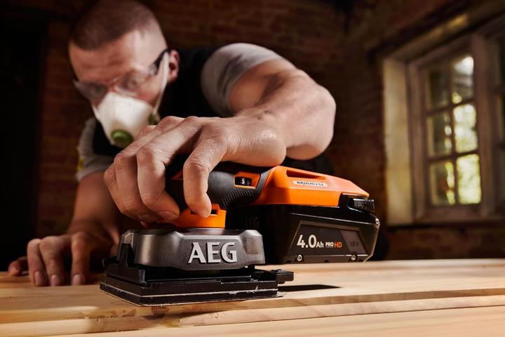 Actual product image AEG Subcompact Brushless Orbital Sander with Vibration Reduction and Dust Extraction (Eccentric grinder)