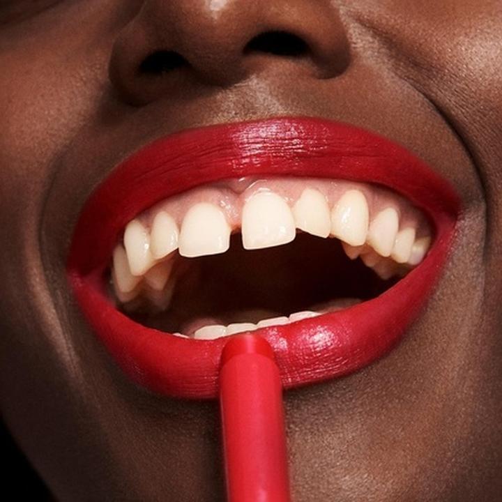 Produktbild 3INA Makeup The Color Lip Glow 244 Brilliant Red Lip Balm with Shea Butter 1.60g (Brilliant Red)