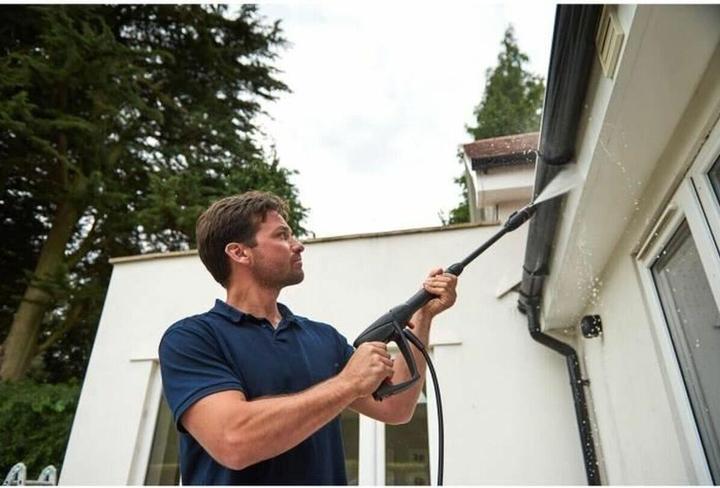 Actual product image Bosch Home & Garden UniversalAquat (Electrical connection)