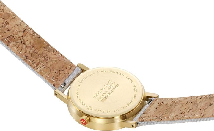 Actual product image Mondaine Classic - von der Natur inspiriert - Ip Gold (Analogue wristwatch, 36 mm)