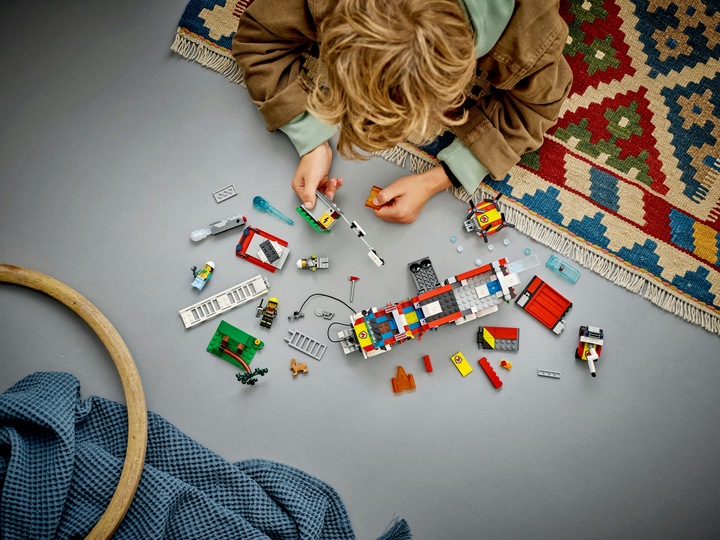 Produktbild LEGO Einsatzleitwagen der Feuerwehr (60374, LEGO City)