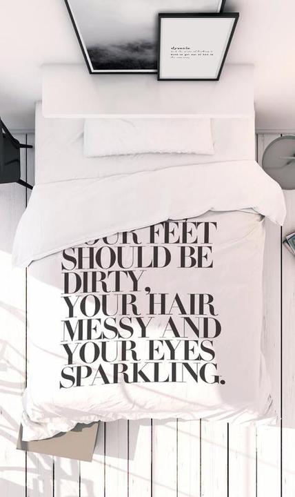 Image du produit Juniqe At The End Of The Day Your Feet Should Be - Citations et slogans (Set de linge de lit, 160 x 240 cm, 65 x 65 cm)