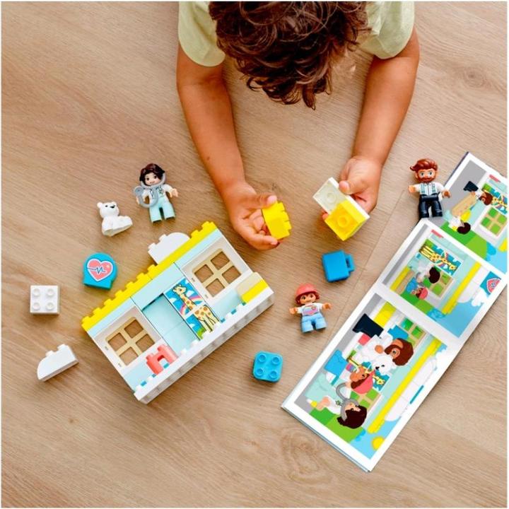 Actual product image LEGO Doctor's visit (10968)