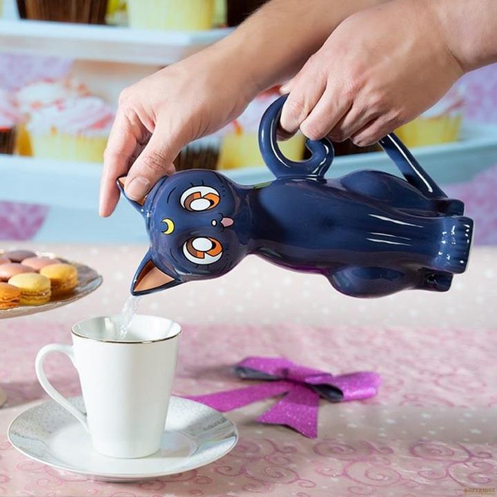 Actual product image ABYstyle SAILOR MOON - Teapot - Luna (1 l)