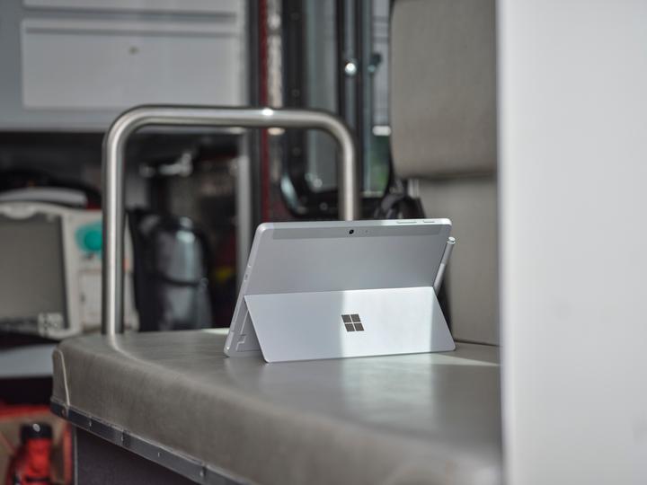 Produktbild Microsoft Surface Go 3 (10.50", Intel Pentium Gold 6500Y, 4 GB)