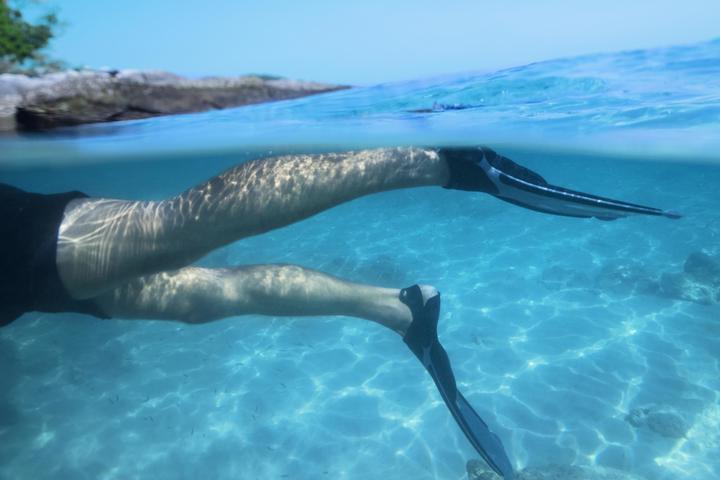 Actual product image Bestway Hydro-Pro BlackSea Snorkel & Fin Set, Adult, Half face mask, Tempered glass, Assorted colour