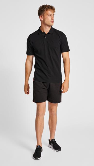 Actual product image hummel Red Basic Sweat Shorts (3XL)