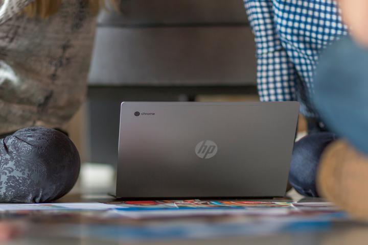 Produktbild HP Chromebook 13 (13.30", Intel Core M3-6Y30, 4 GB, 32 GB, CH)