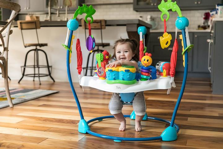 Image du produit Baby Einstein Centre de saut et de jeu avec lumières
