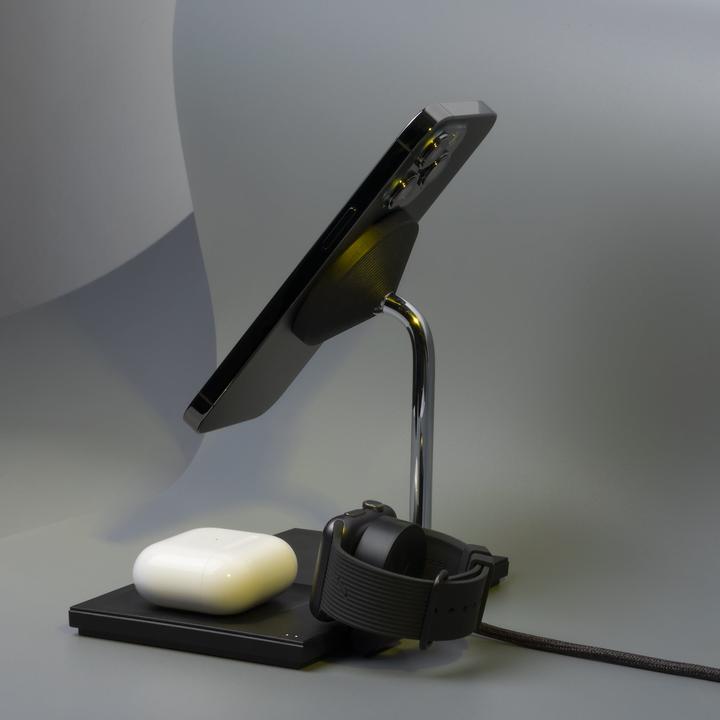 Actual product image Native Union Magsafe Wireless Charger black (15 W)