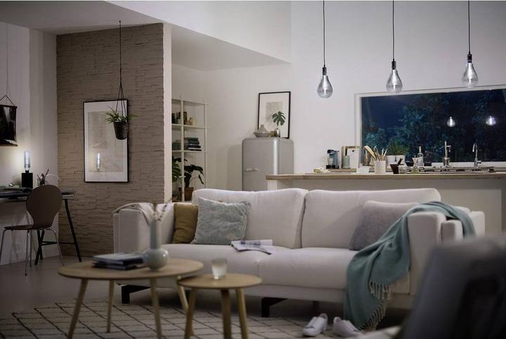 Actual product image Philips LED Giant (E27, 270 lm, 1x)