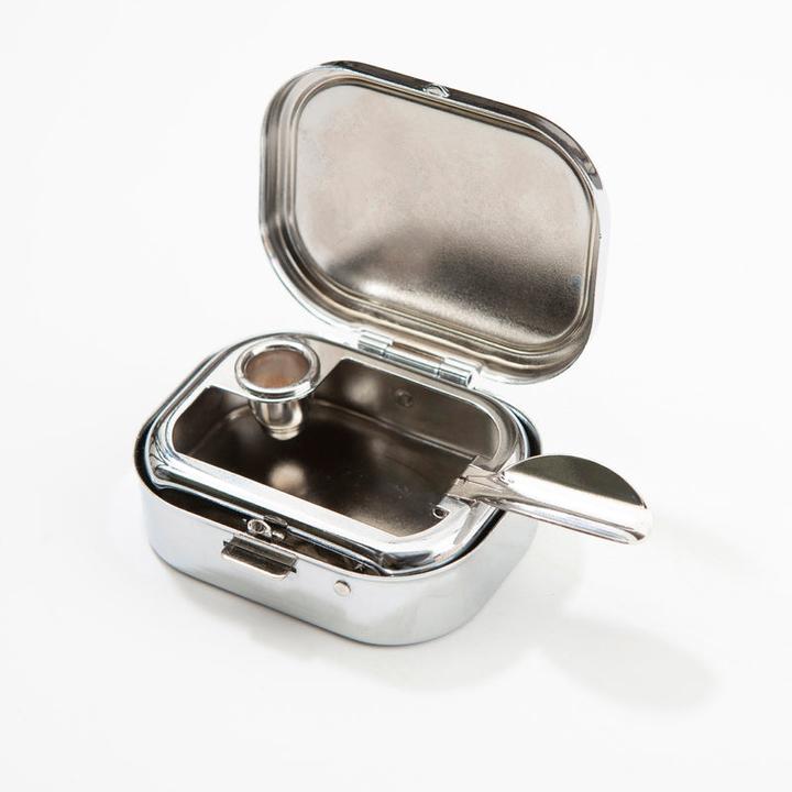 Actual product image Kikkerland Shark On The Go Ashtray