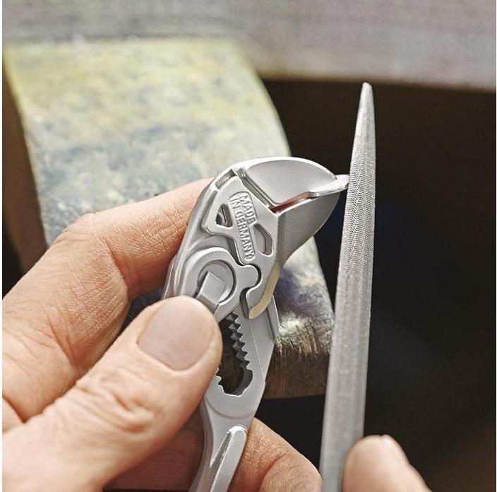 Immagine prodotto Knipex Pinza chiave mini Pinza e chiave in un unico utensile 86 03 125 (125 mm)