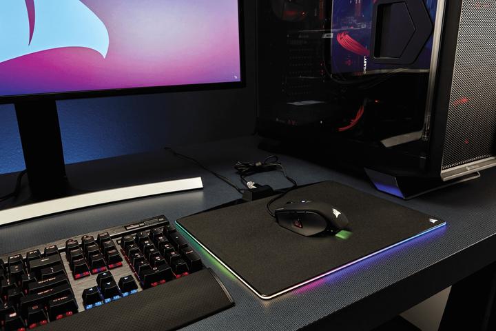 Actual product image Corsair Gaming MM800 Polaris (M)