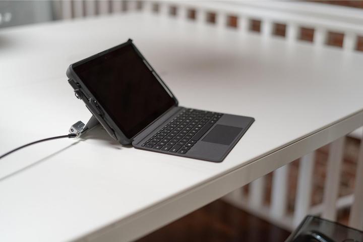 Actual product image Kensington Cable lock for Surface Pro & Go portable
