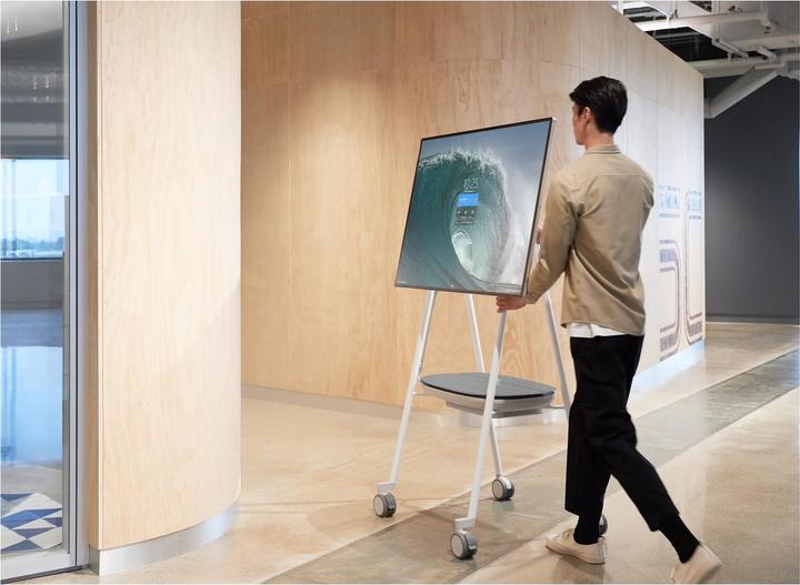 Produktbild APC Smart-UPS mobiler Akku für Microsoft Surface Hub 2 (400 VA, 388 W, Standby USV)
